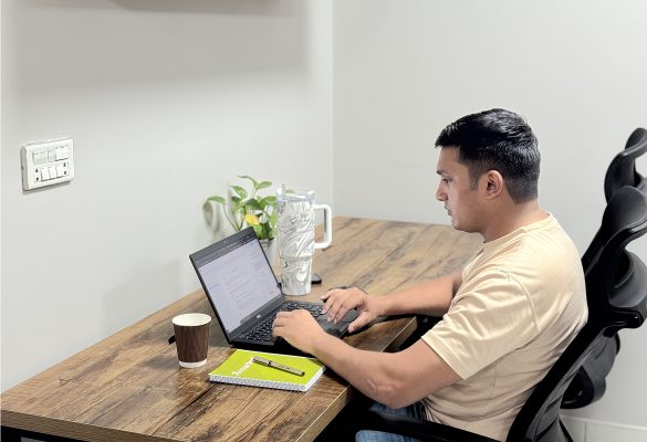 flexible desk image arrowdesk